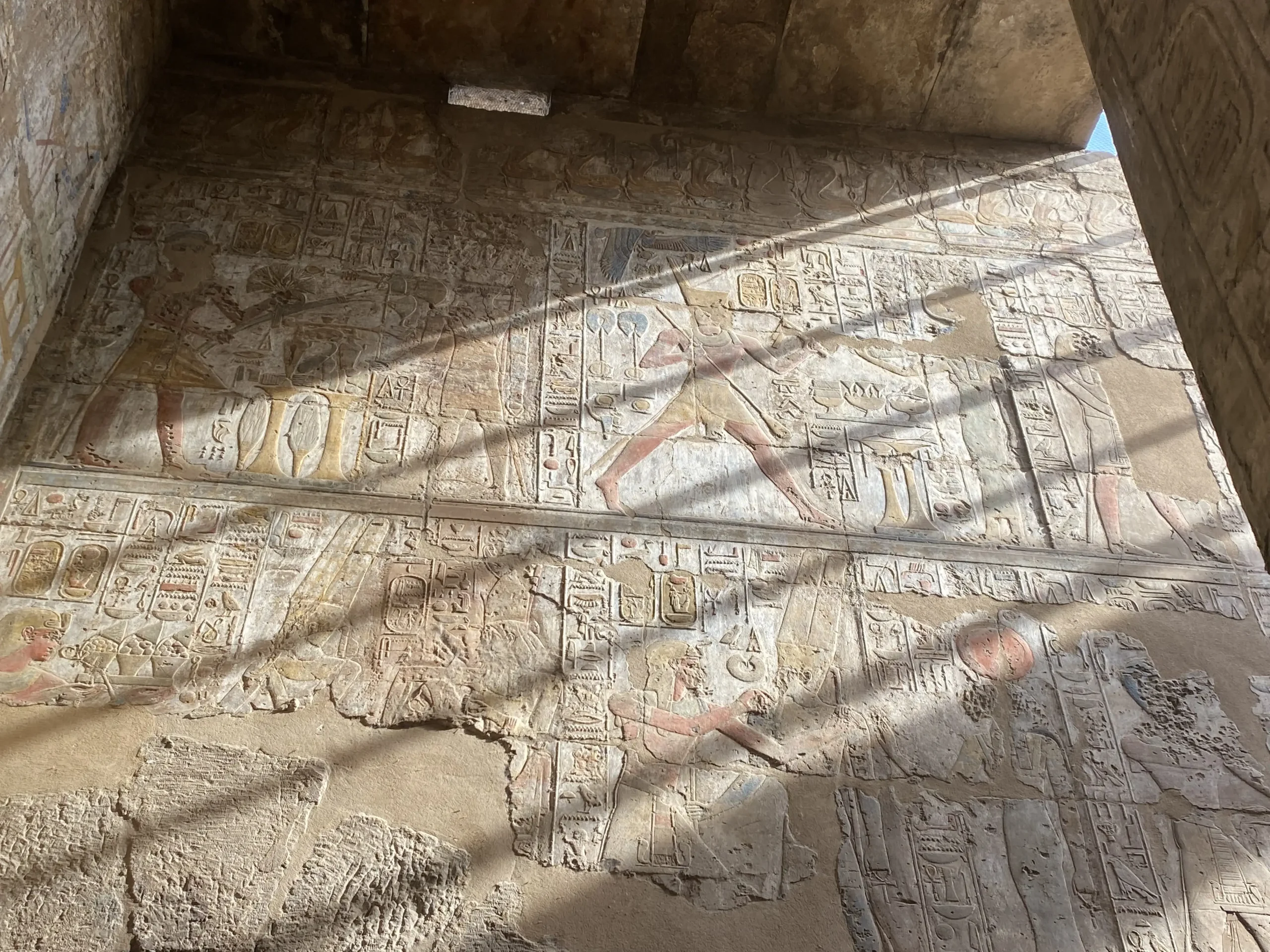 Nile travel between Luxor and Aswan on a luxury Egypt tour package